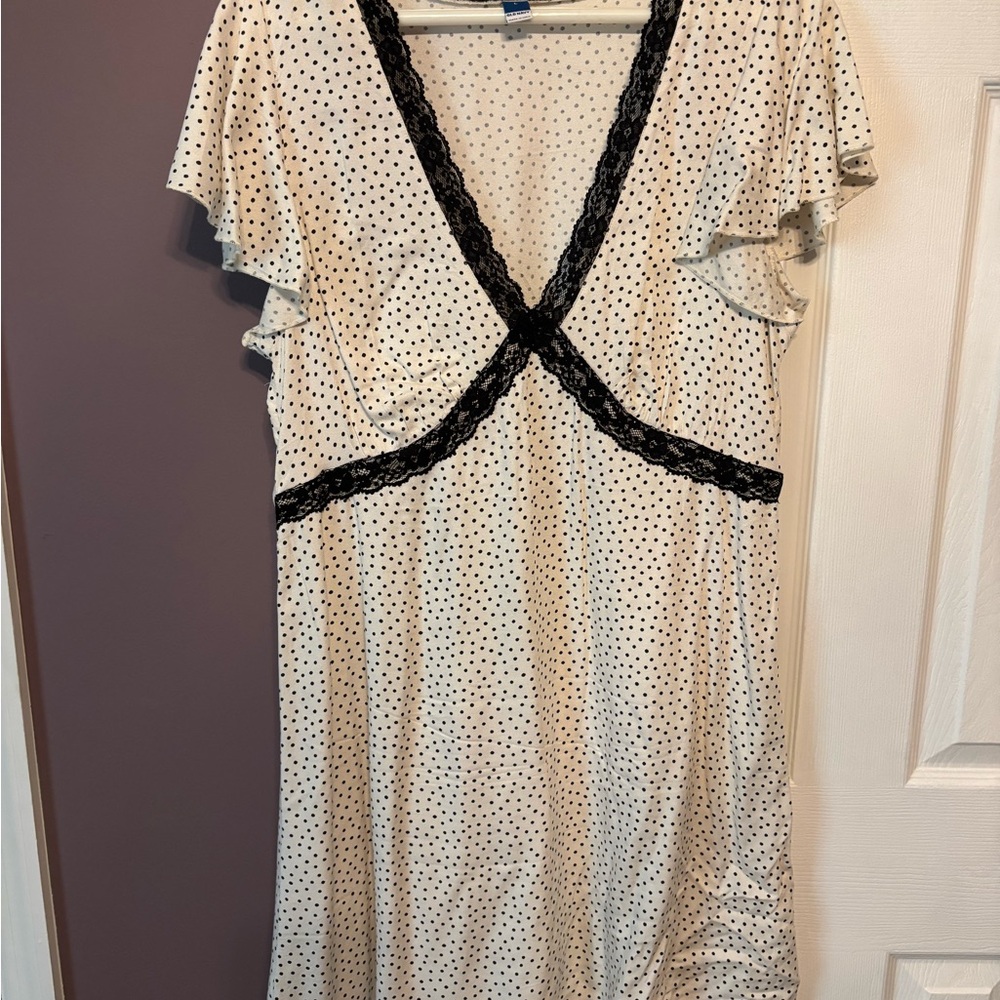 Old Navy Polka Dot Dress with Black Lace Trim